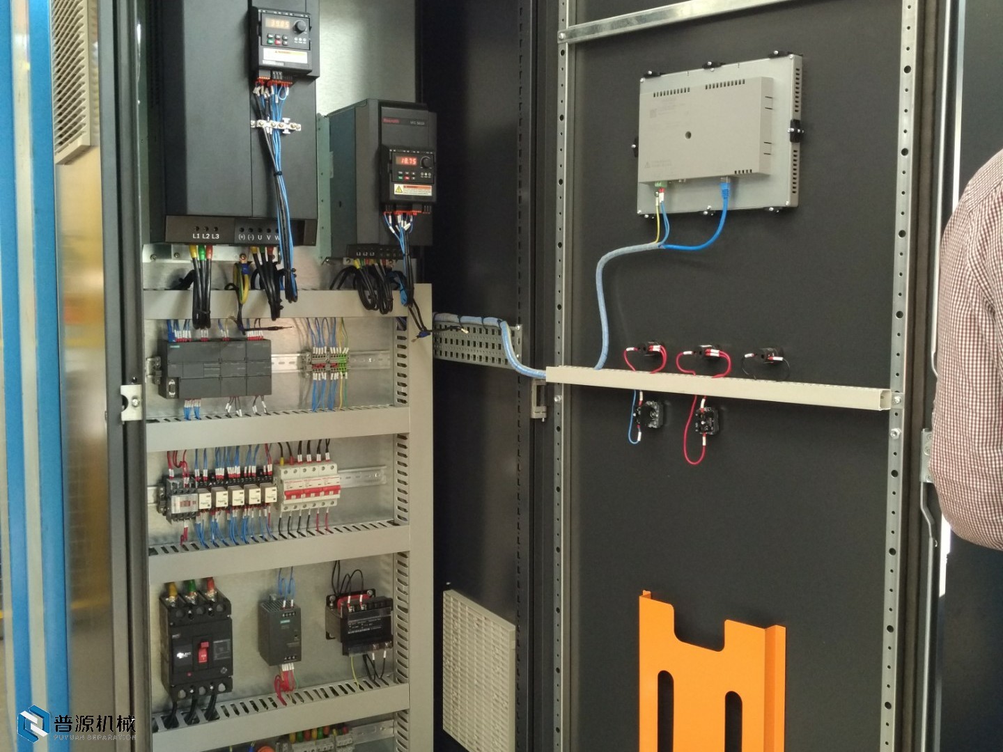 控制柜(control cabinet)