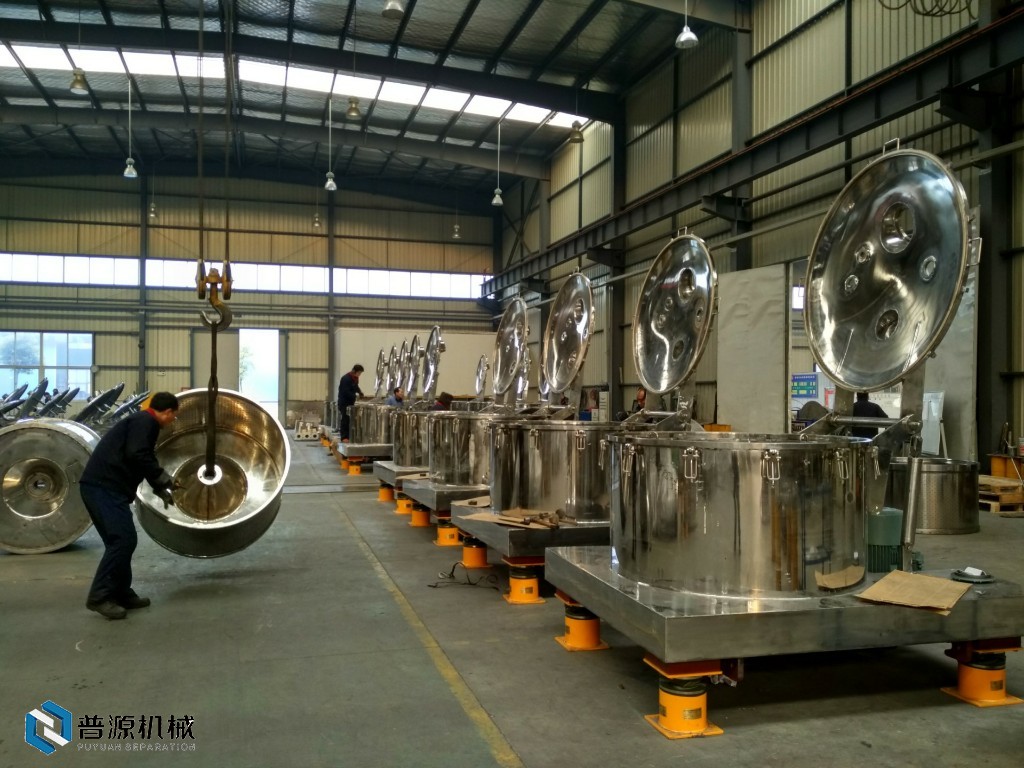 現(xiàn)場(chǎng)立式離心機(jī)裝配